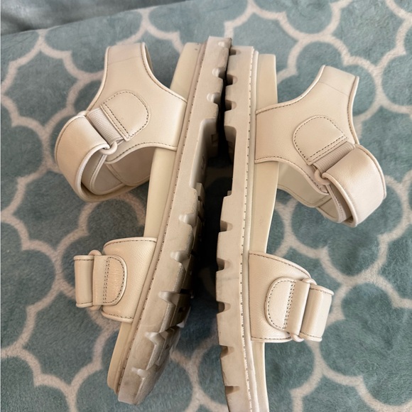 Coach white Sandals- 8.5 - Picture 3 of 6